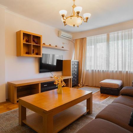 Classic Stay Next To Victoriei Avenue 부쿠레슈티 외부 사진