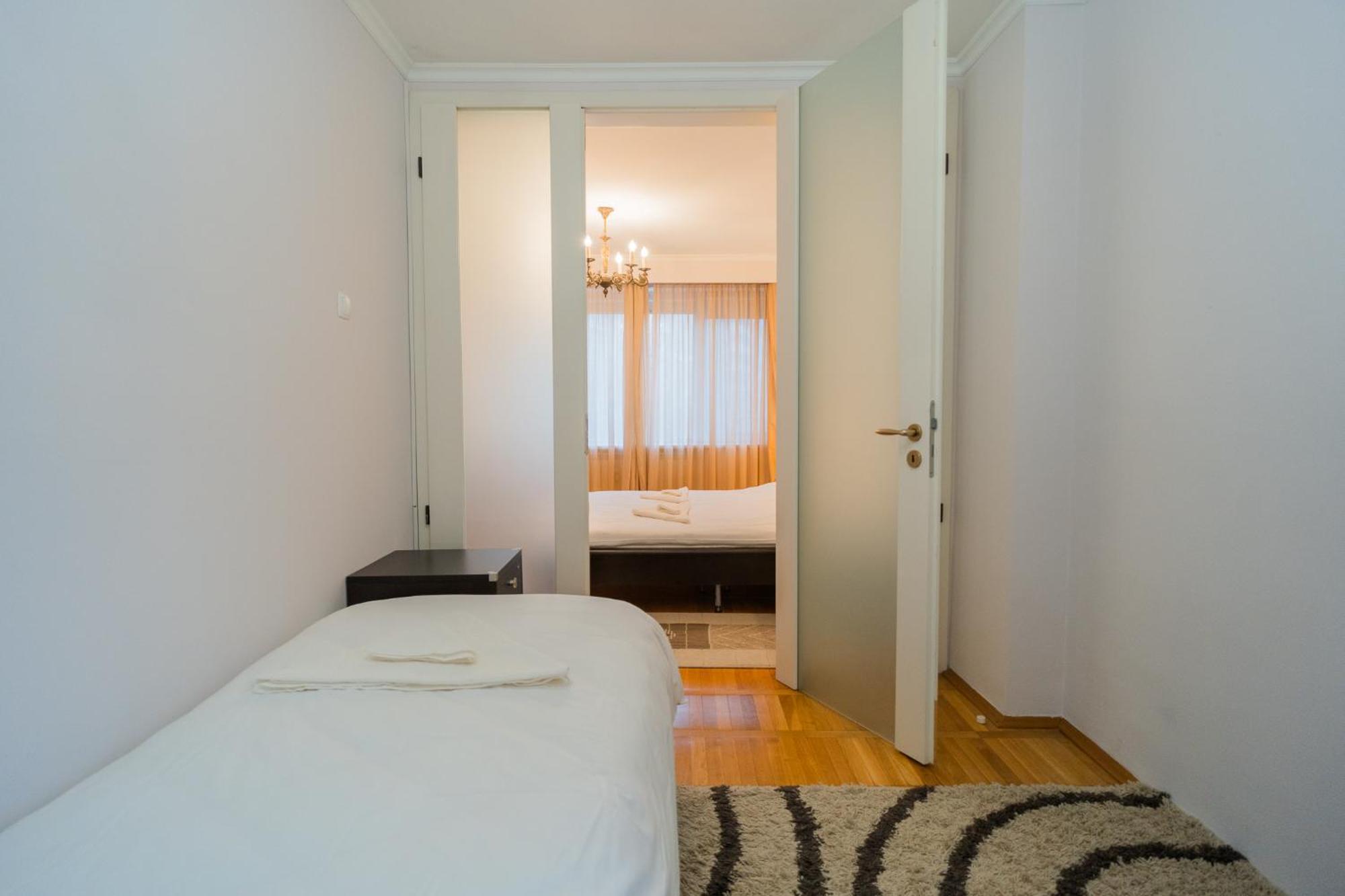 Classic Stay Next To Victoriei Avenue 부쿠레슈티 외부 사진
